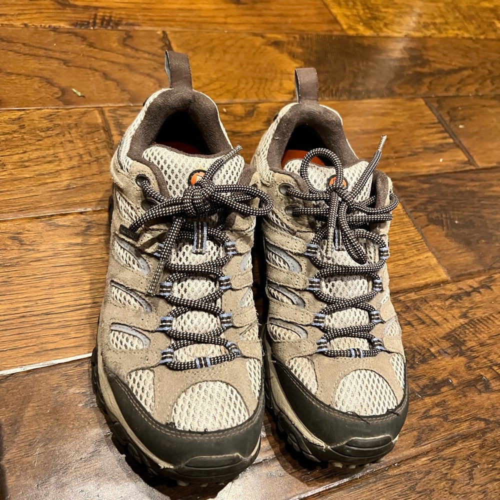 Merrell Waterproof Women’s Hiker (8.5)
